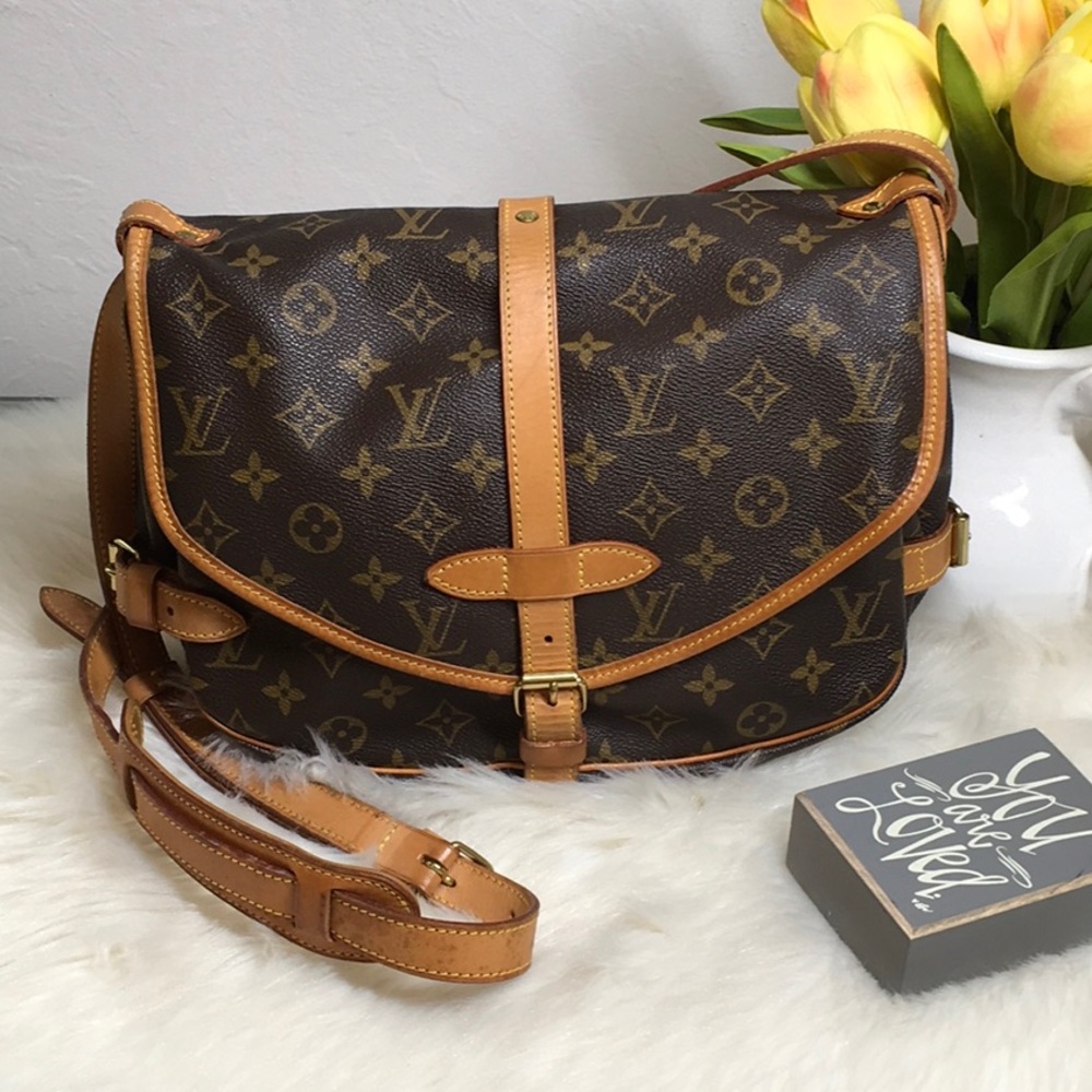 Louis Vuitton Saumur 30 Monogram messenger